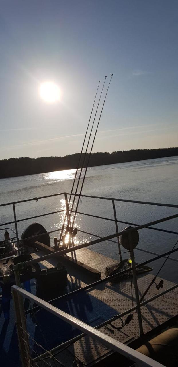 Delta Pontoon Hotell Mahmudia Eksteriør bilde